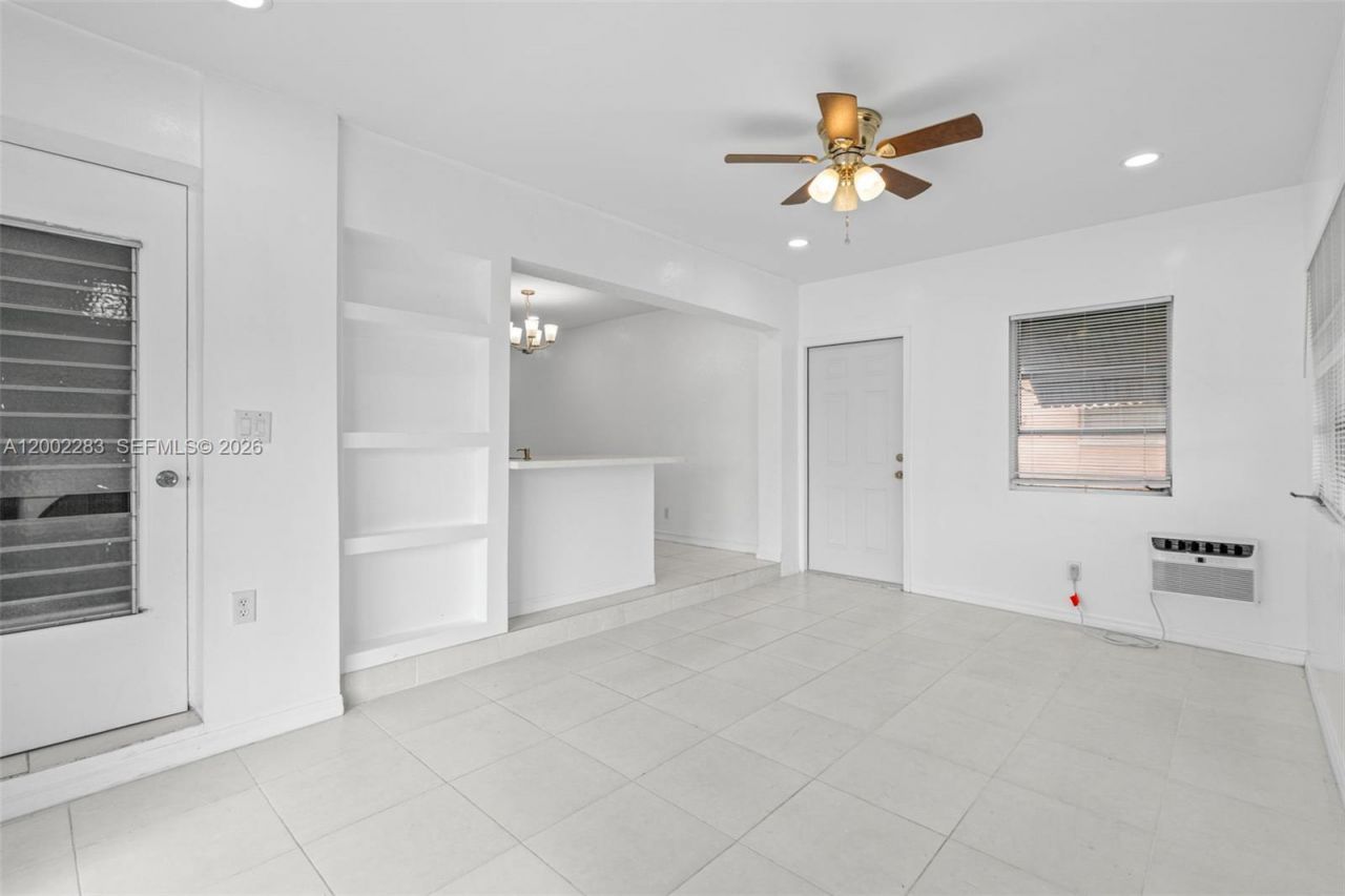 7505 NW 58th St, Tamarac, FL 33321 Photo