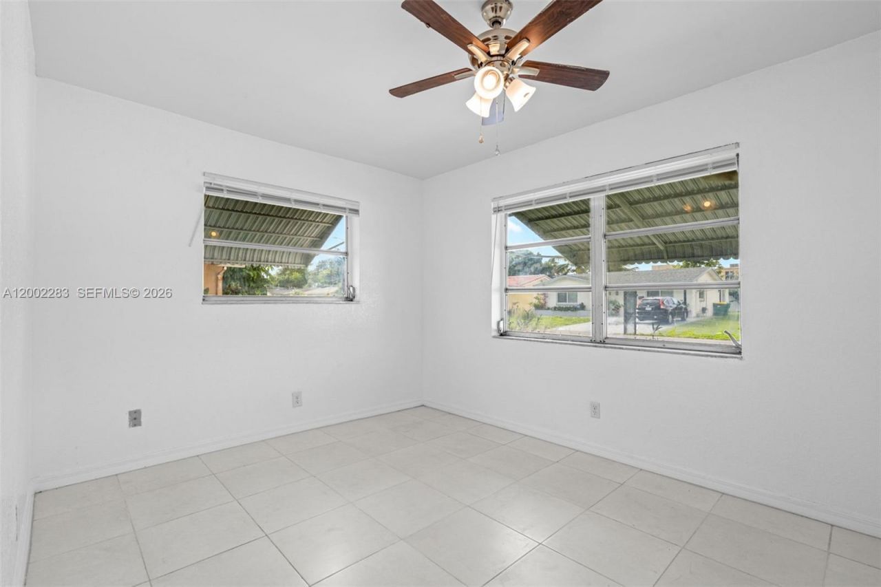 7505 NW 58th St, Tamarac, FL 33321 Photo