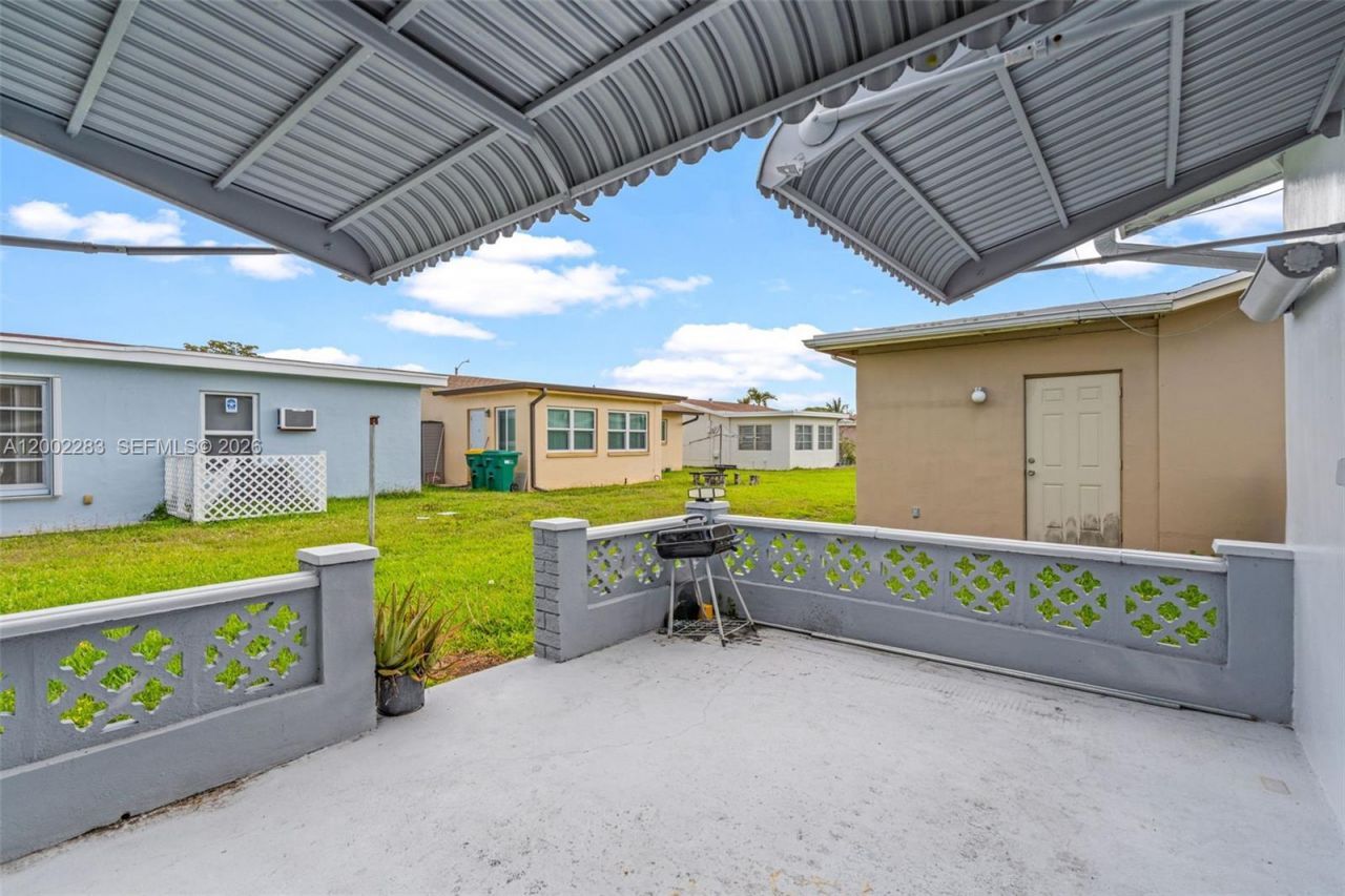 7505 NW 58th St, Tamarac, FL 33321 Photo