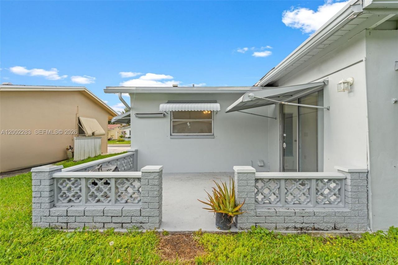 7505 NW 58th St, Tamarac, FL 33321 Photo