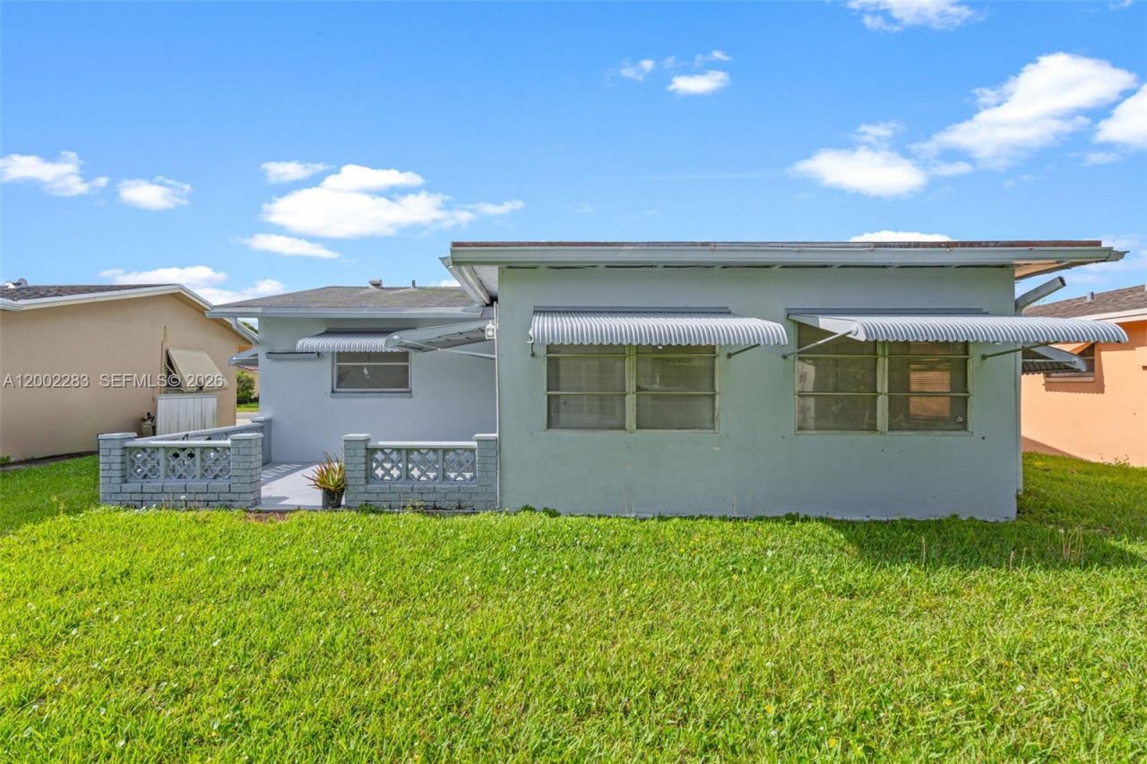 7505 NW 58th St, Tamarac, FL 33321 Photo