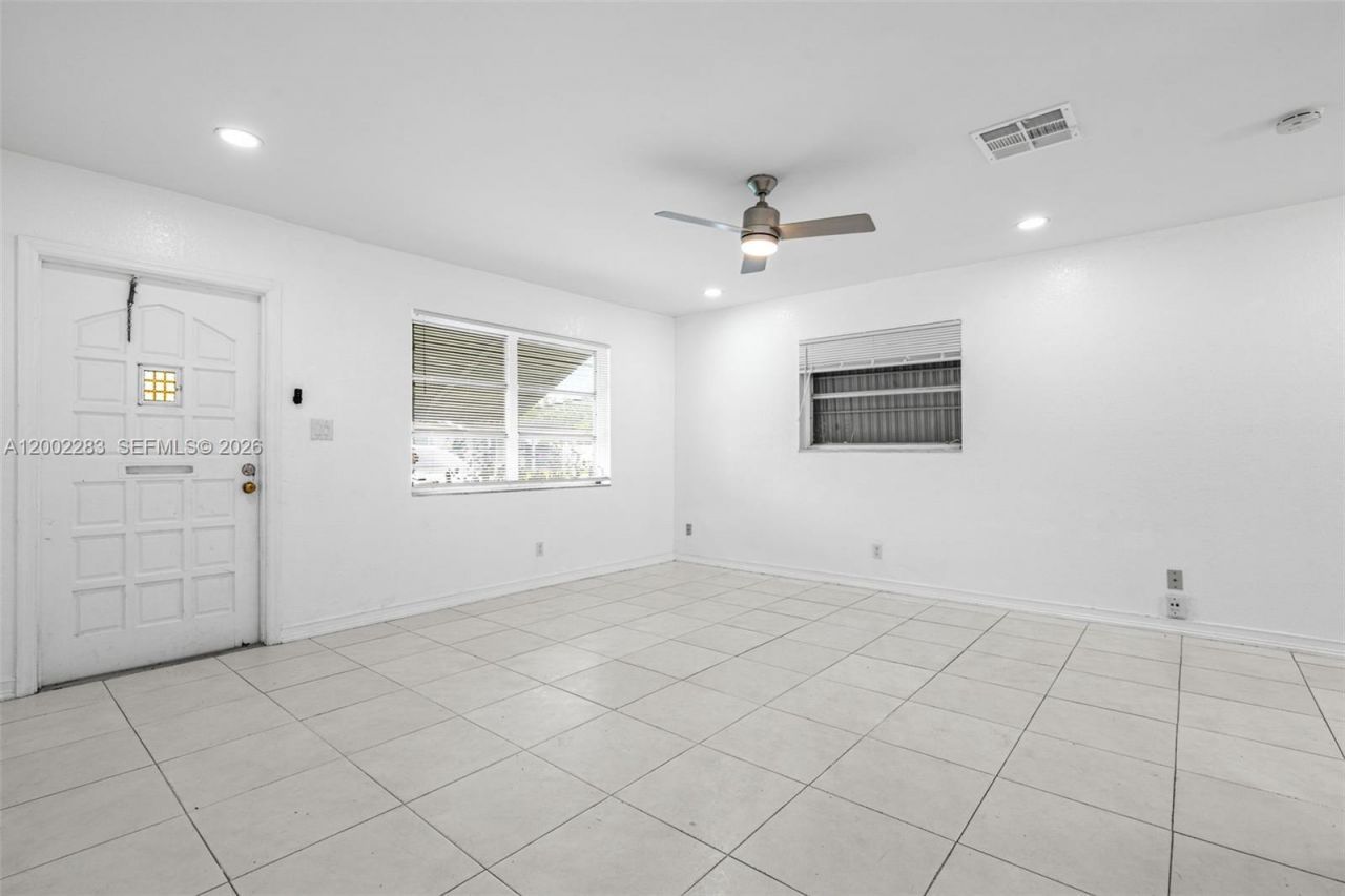 7505 NW 58th St, Tamarac, FL 33321 Photo