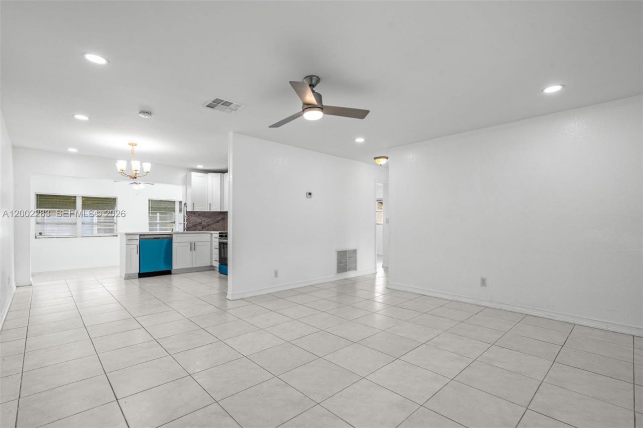 7505 NW 58th St, Tamarac, FL 33321 Photo