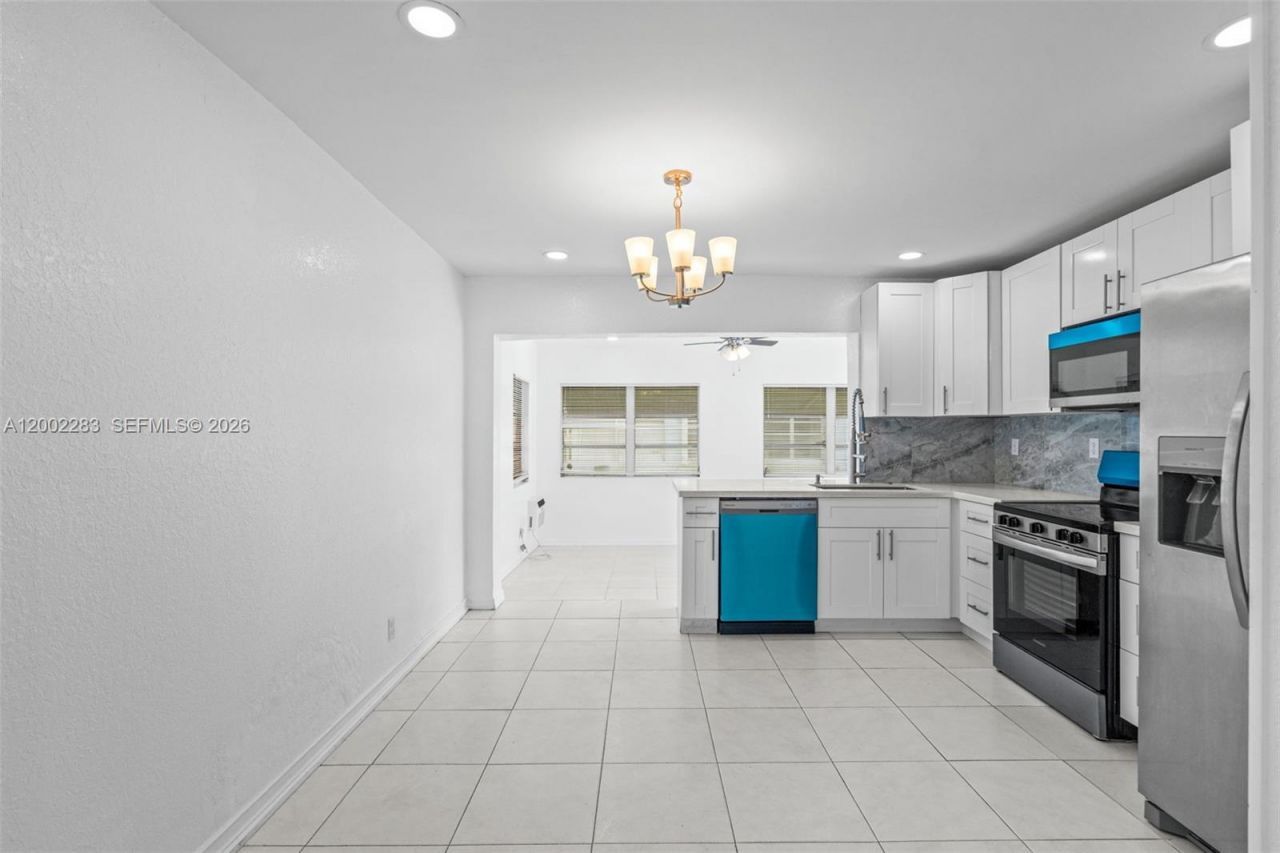 7505 NW 58th St, Tamarac, FL 33321 Photo