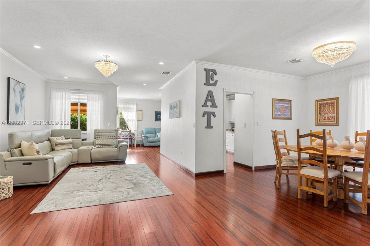 16368 SW 43rd Ter, Miami, FL 33185 Photo