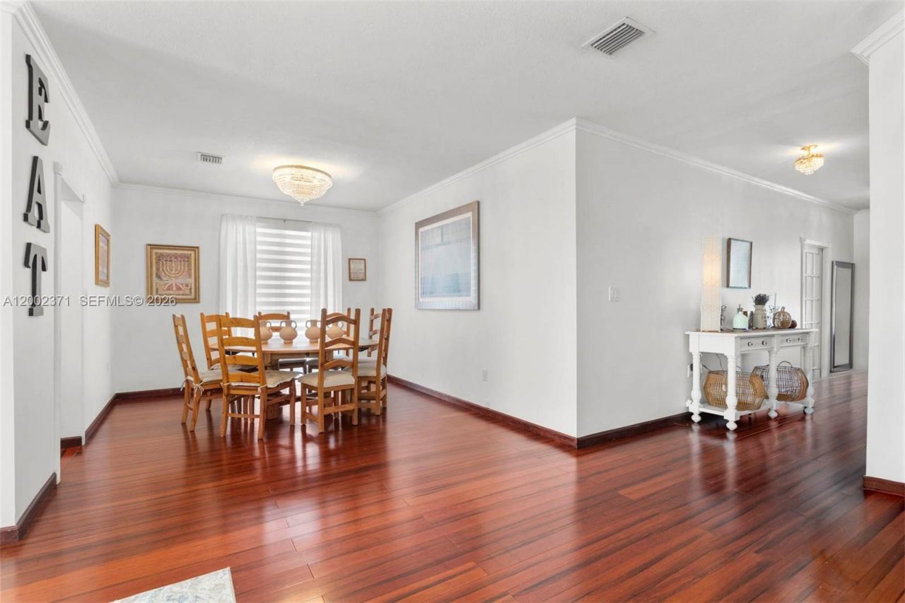 16368 SW 43rd Ter, Miami, FL 33185 Photo