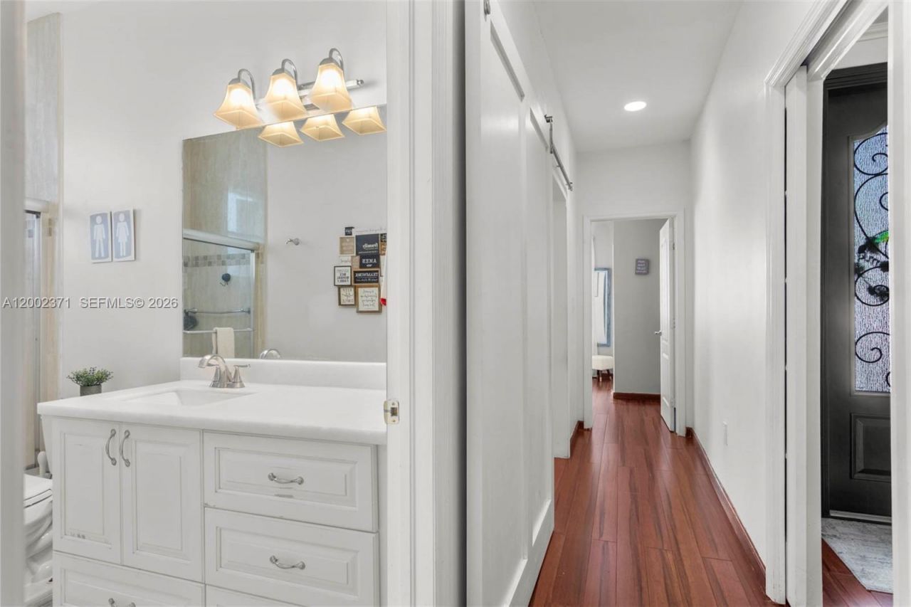 16368 SW 43rd Ter, Miami, FL 33185 Photo