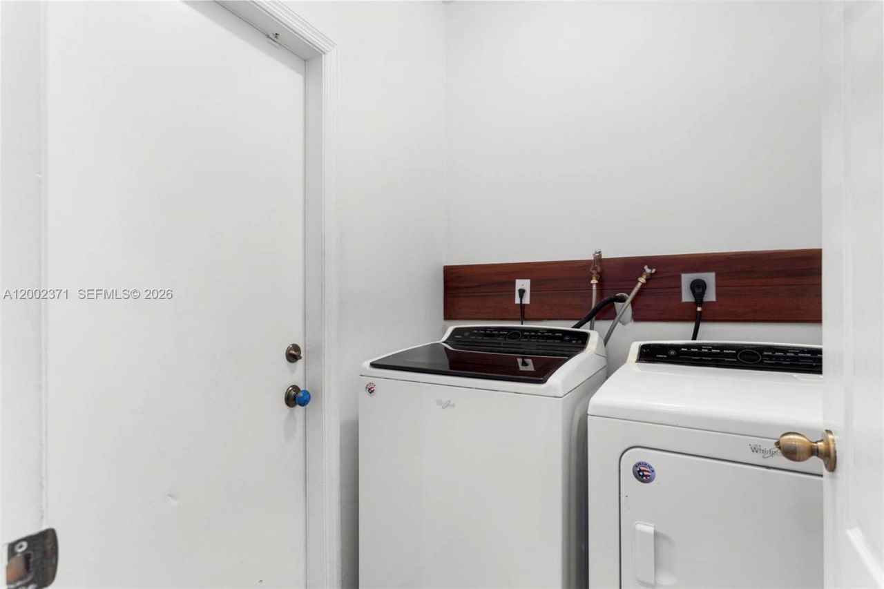 16368 SW 43rd Ter, Miami, FL 33185 Photo