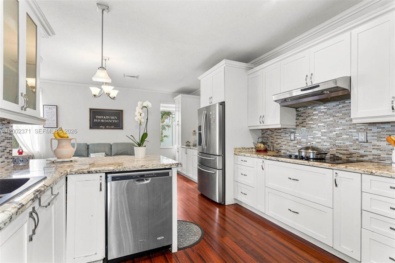 16368 SW 43rd Ter, Miami, FL 33185 Photo