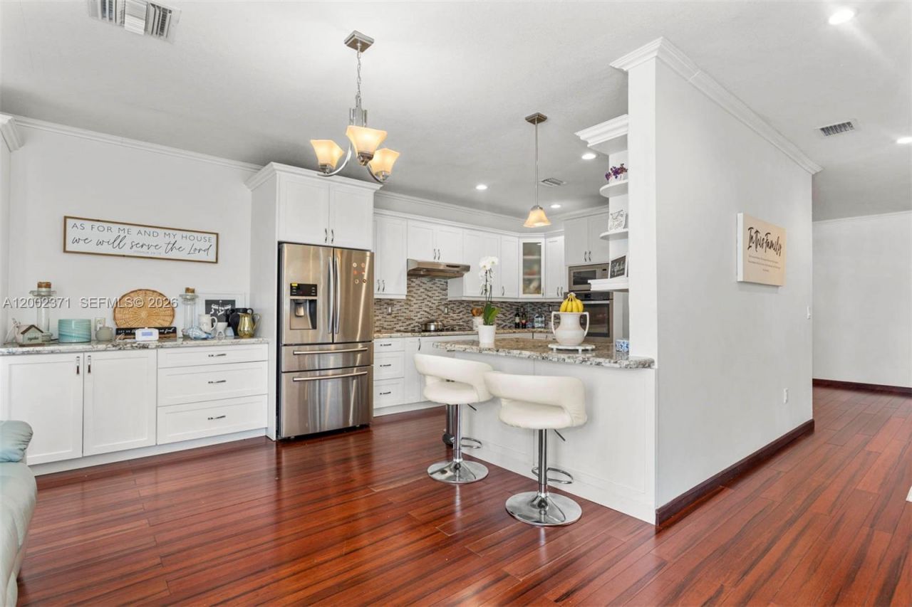 16368 SW 43rd Ter, Miami, FL 33185 Photo