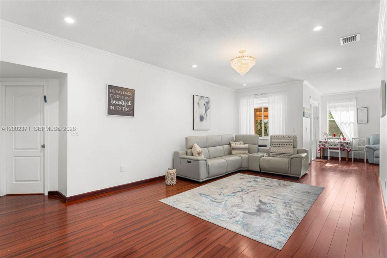 16368 SW 43rd Ter, Miami, FL 33185 Photo