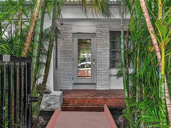 1002 10th St , Unit 1002, Miami Beach, FL 33139