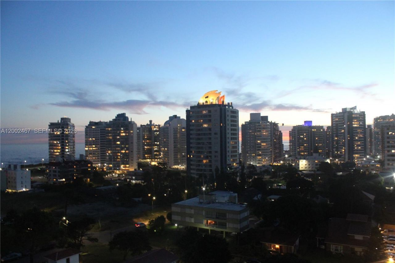 1000 Brickell Plz, Unit 1906, Miami, FL 33131 Photo