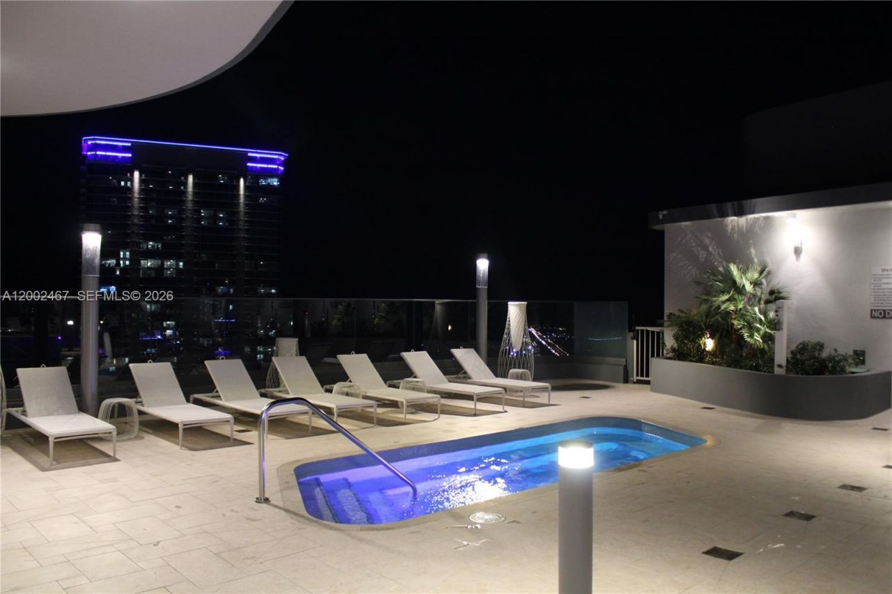 1000 Brickell Plz, Unit 1906, Miami, FL 33131 Photo