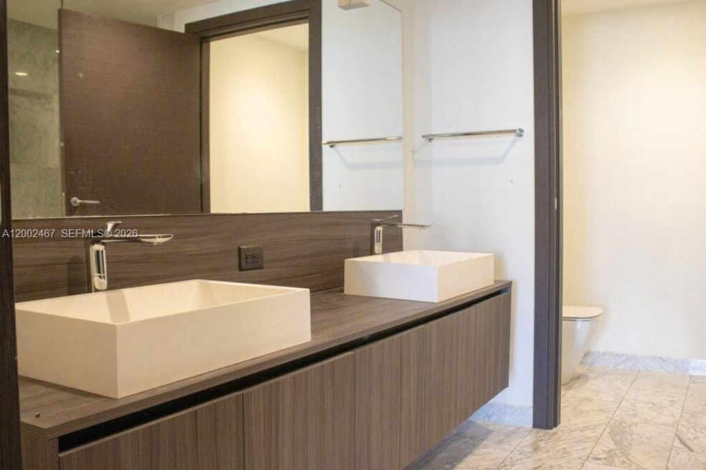 1000 Brickell Plz, Unit 1906, Miami, FL 33131 Photo