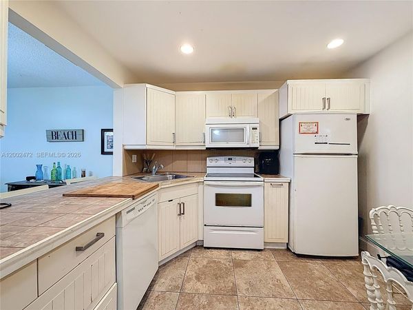 410 SE 2nd St , Unit 115, Hallandale Beach, FL 33009