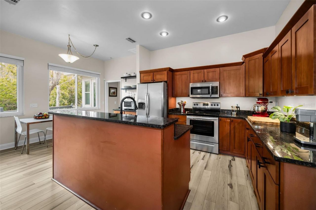 2997 Eagle Estates Circle E, Clearwater, FL 33761 Photo