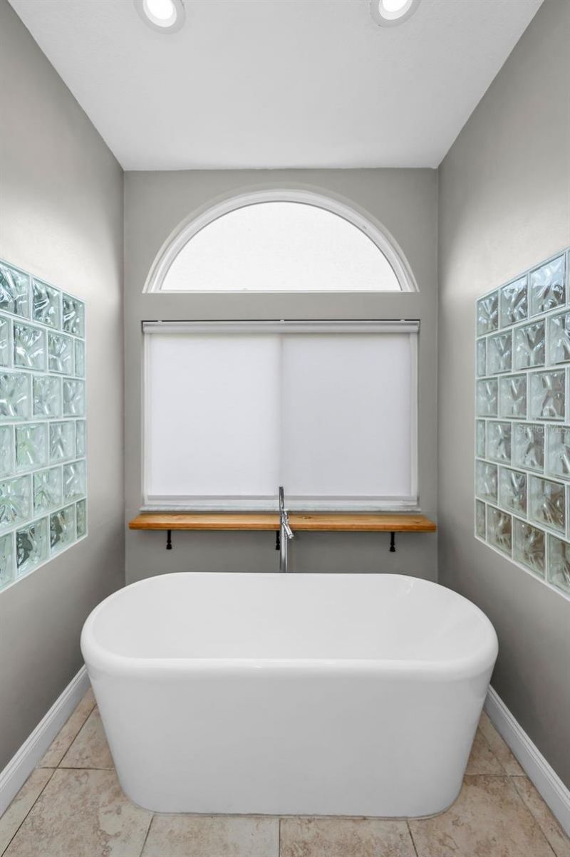 2997 Eagle Estates Circle E, Clearwater, FL 33761 Photo