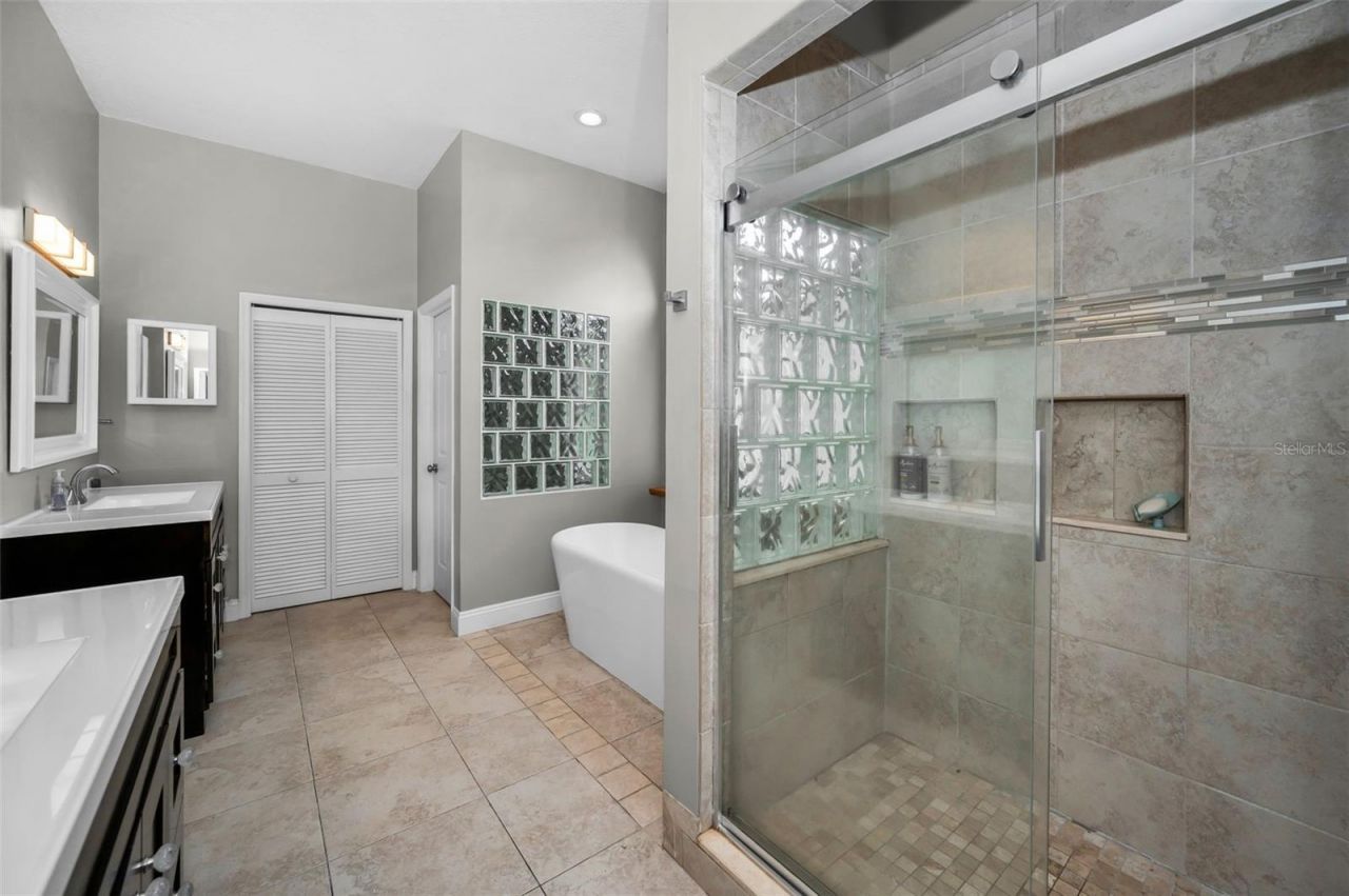 2997 Eagle Estates Circle E, Clearwater, FL 33761 Photo