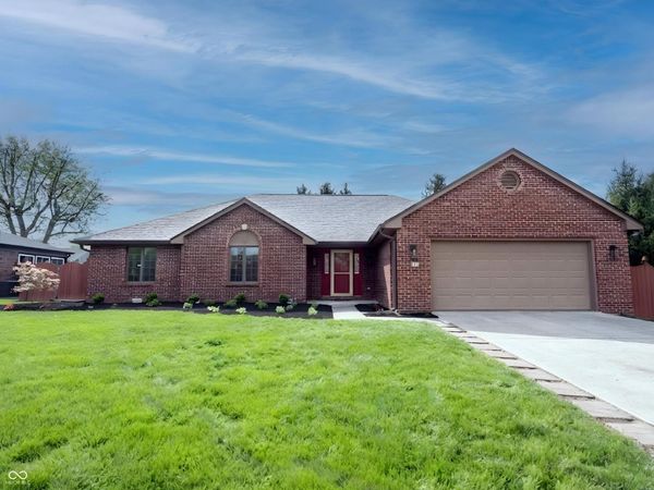 825 Eastgate Drive, Anderson, IN 46012