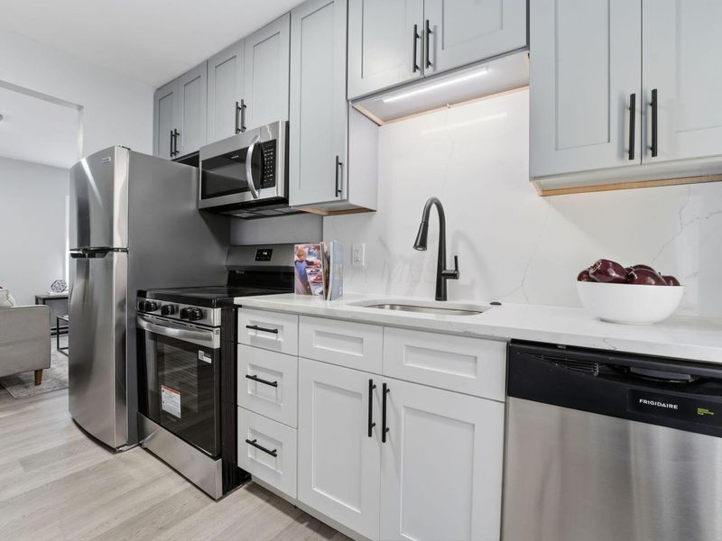 2973 E 13th Avenue, Columbus, OH 43219 Photo 9