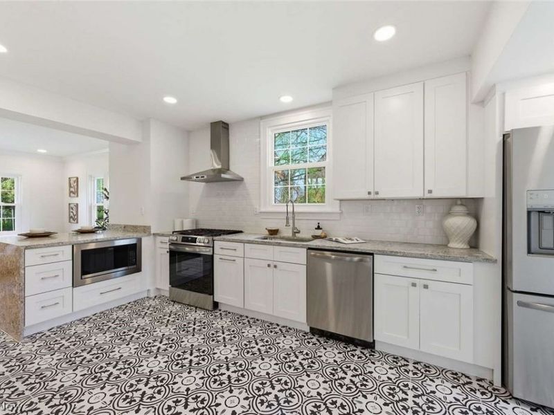 3305 Enderby Road, Shaker Heights, OH 44120 Photo 10