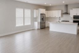 277 Denham Street photo 4