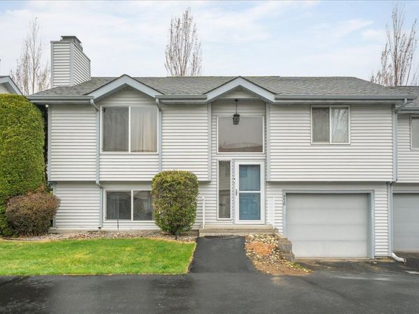 950 E Calkins Drive Dr, Spokane, WA 99208