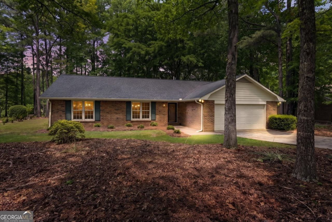 124 Crofts Corner, Peachtree City, GA 30269 Main Photo