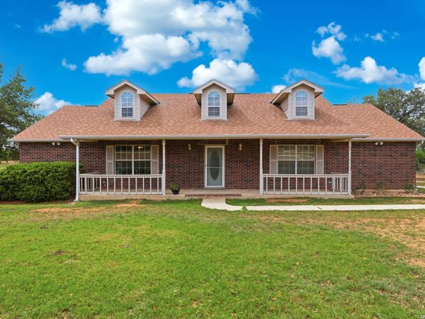 626 Home Crossing, Adkins, TX 78101