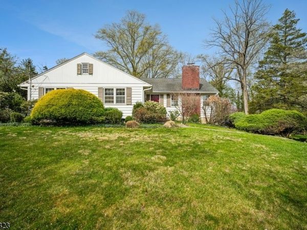 56 E Rayburn Rd, Long Hill, NJ 07946