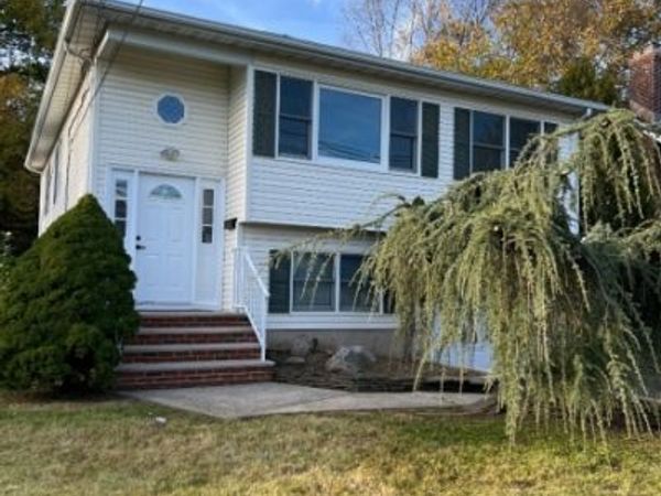 794 W Broad St, Westfield, NJ 07090