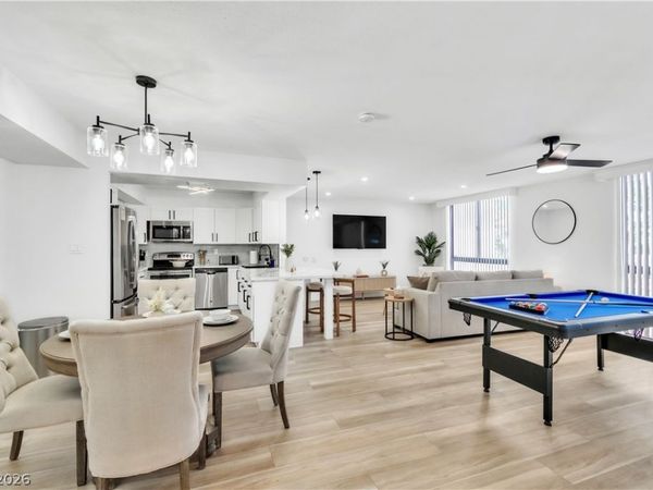 3930 University Center Drive, Unit 101, Las Vegas, NV 89119