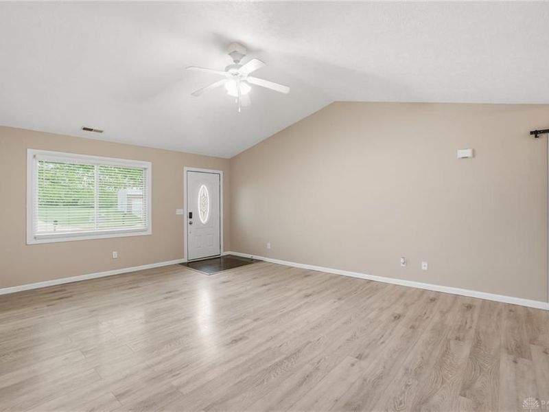 91 Tarragon Way, New Lebanon, OH 45345 Photo 5