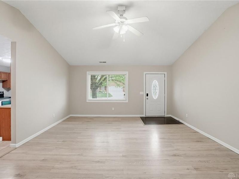 91 Tarragon Way, New Lebanon, OH 45345 Photo 9