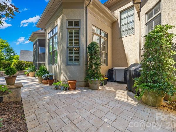 3026 Kings Manor Drive, Matthews, NC 28104