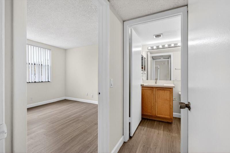 706 Executive Center Drive, Unit 25, West Palm Beach, FL 33401 Photo