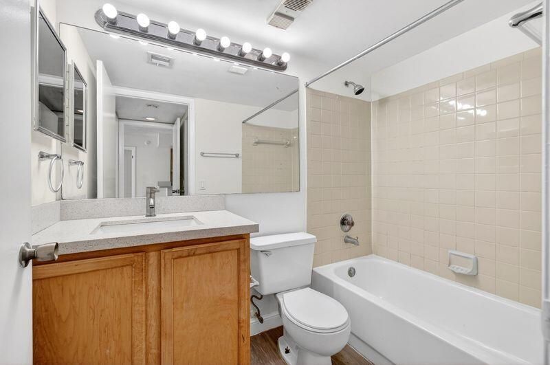 706 Executive Center Drive, Unit 25, West Palm Beach, FL 33401 Photo