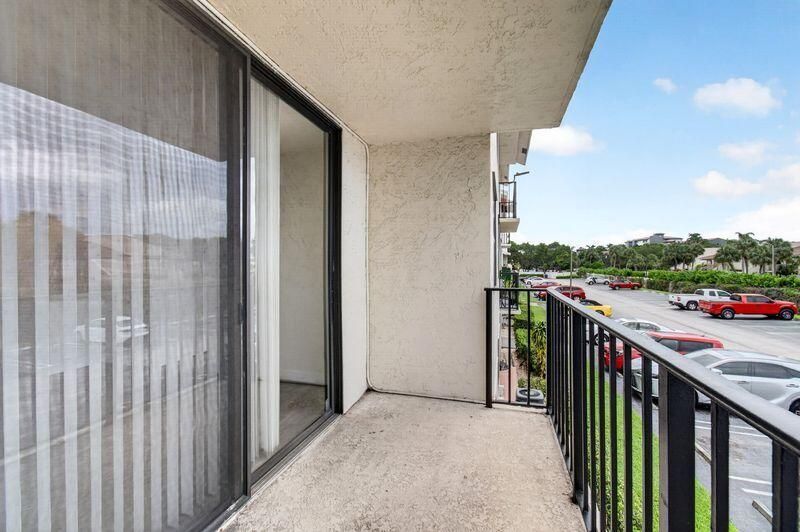 706 Executive Center Drive, Unit 25, West Palm Beach, FL 33401 Photo