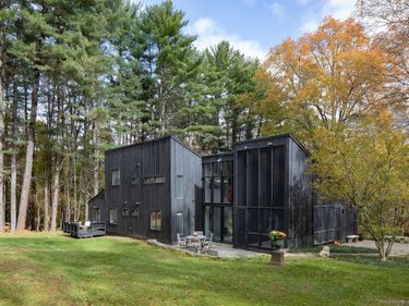 40 Canterbury , Salisbury, CT 06039