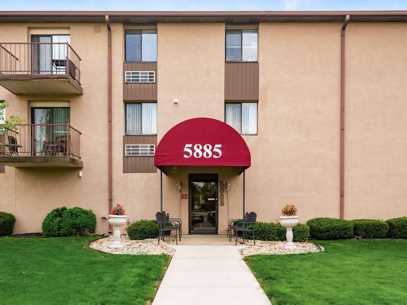 5885 Beechcroft Road , Unit 104, Columbus, OH 43229 Photo 1