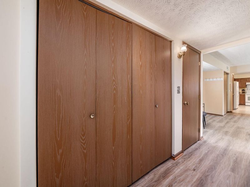 5885 Beechcroft Road , Unit 104, Columbus, OH 43229 Photo 12