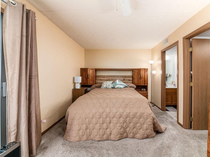 5885 Beechcroft Road , Unit 104, Columbus, OH 43229 Photo 15