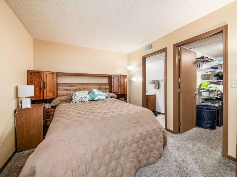 5885 Beechcroft Road , Unit 104, Columbus, OH 43229 Photo 16