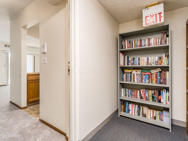 5885 Beechcroft Road , Unit 104, Columbus, OH 43229 Photo 25