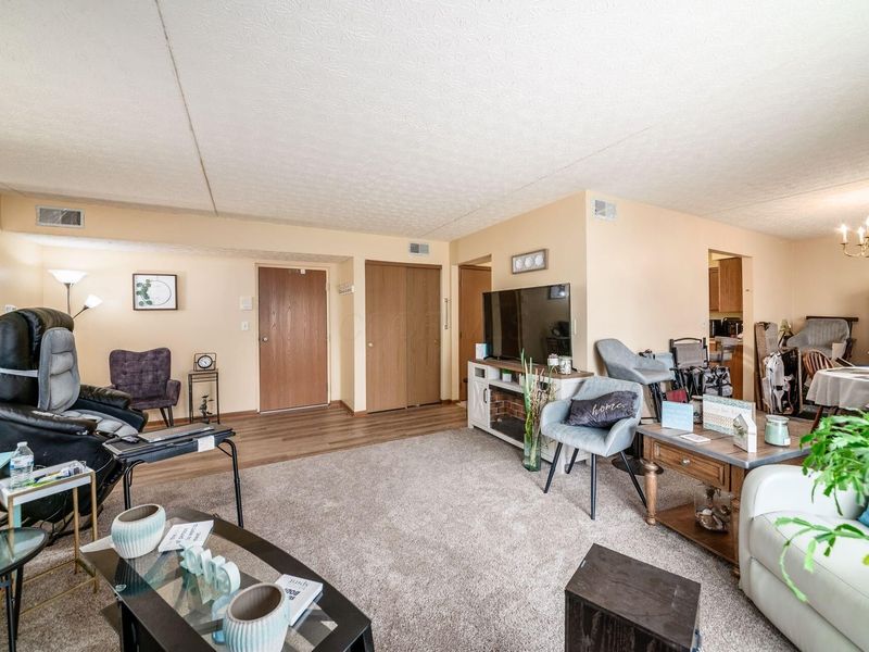 5885 Beechcroft Road , Unit 104, Columbus, OH 43229 Photo 6