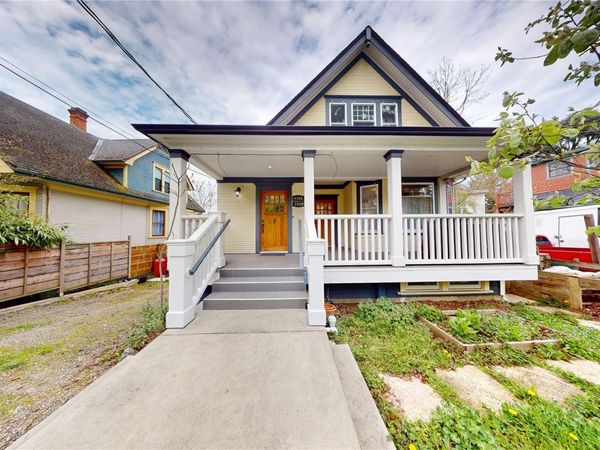 1454/1456 Begbie St, Victoria, BC V8R 1K7