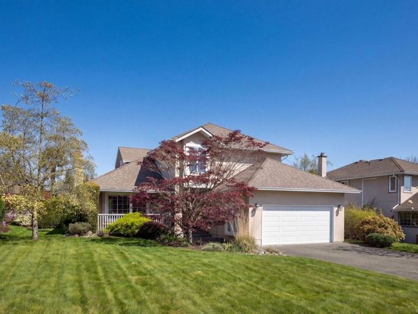 2446 TWIN VIEW Dr, Central Saanich, BC V8Z 7E9