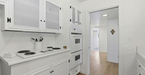 1828 Wayside Ln, Sacramento, CA 95864 Photo