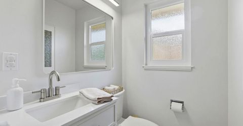 1828 Wayside Ln, Sacramento, CA 95864 Photo